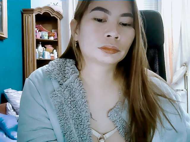 GoddessMia — live female cam