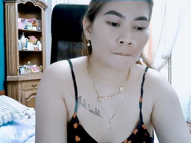 GoddessMia live cam on BongaCams