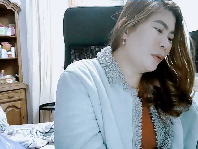GoddessMia, live now on BongaCams