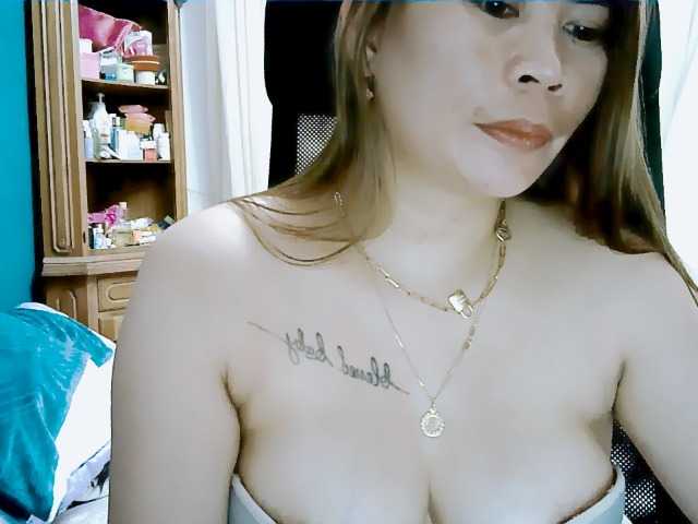 GoddessMia live cam on BongaCams