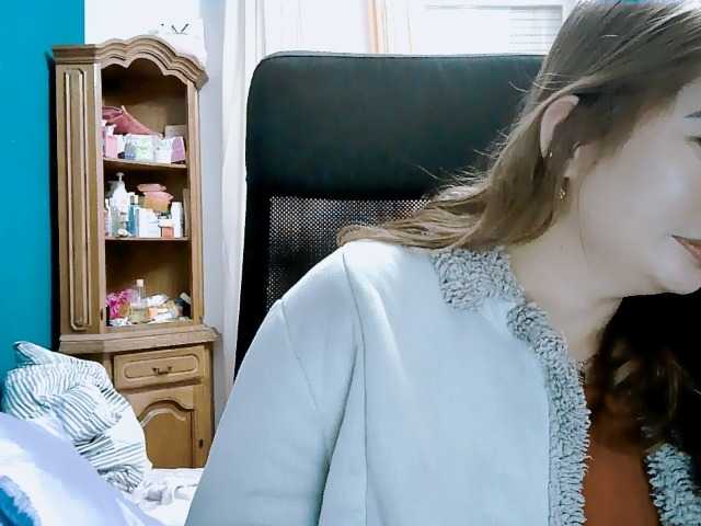 GoddessMia, en directo ahora en BongaCams