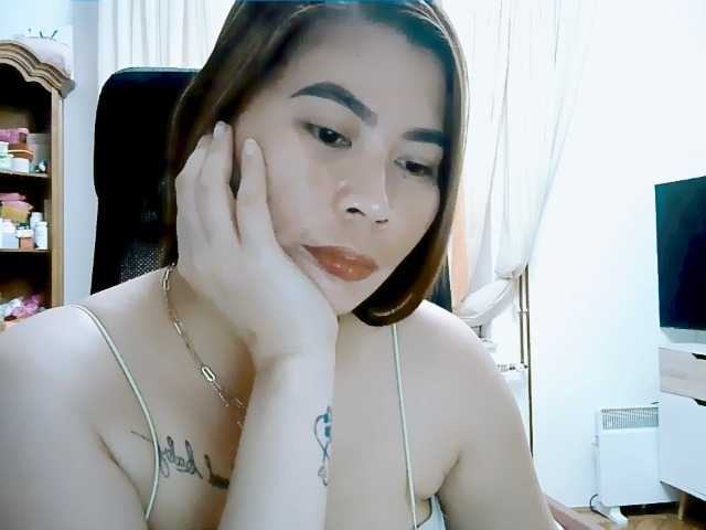GoddessMia live cam on BongaCams
