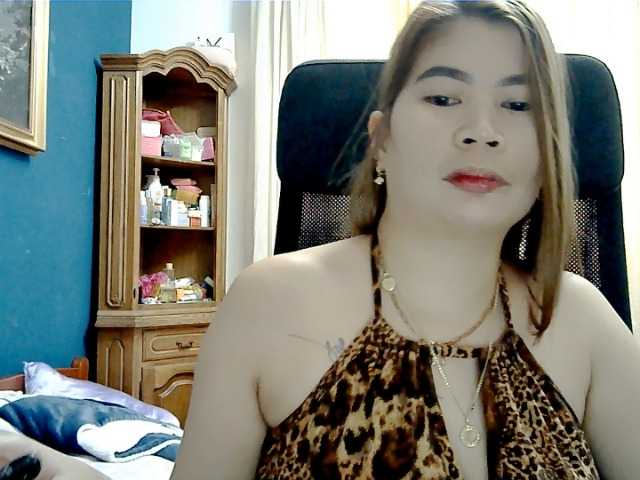 GoddessMia webcam