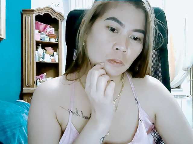 GoddessMia live cam on BongaCams