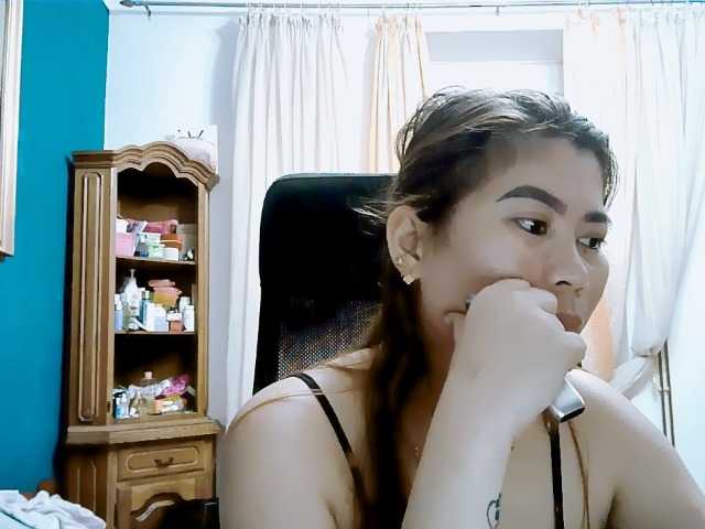 GoddessMia live cam on BongaCams