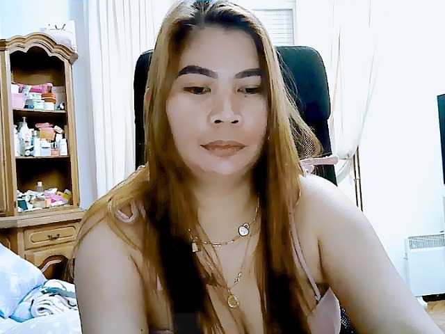 GoddessMia live cam on BongaCams