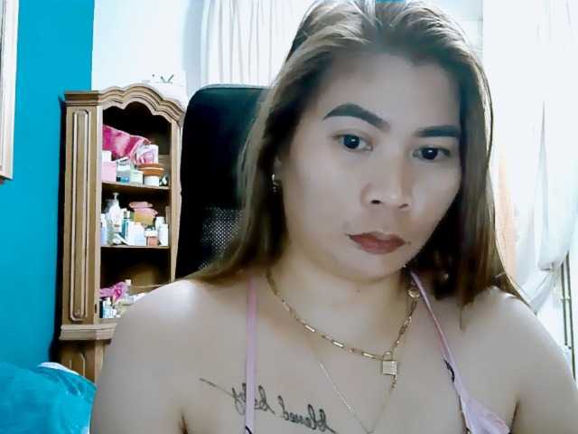 GoddessMia live cam on BongaCams