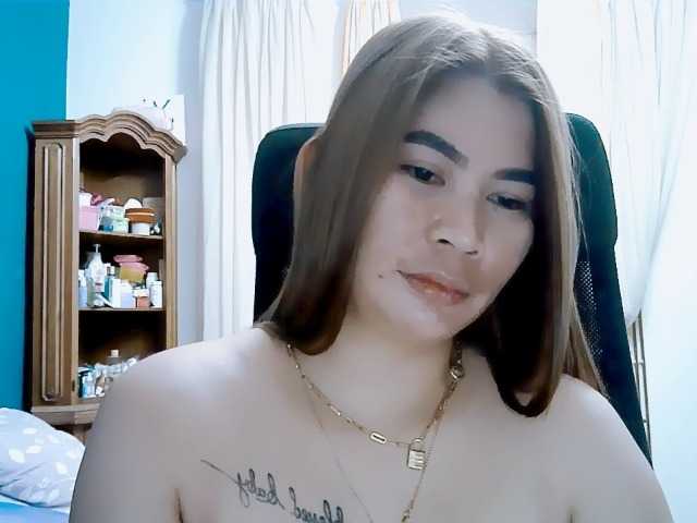 GoddessMia live cam on BongaCams