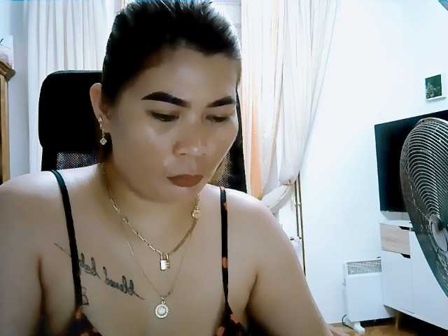 GoddessMia live cam on BongaCams