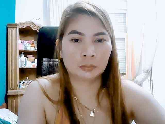 GoddessMia webcam