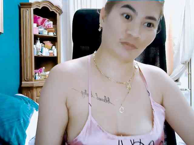 GoddessMia webcam