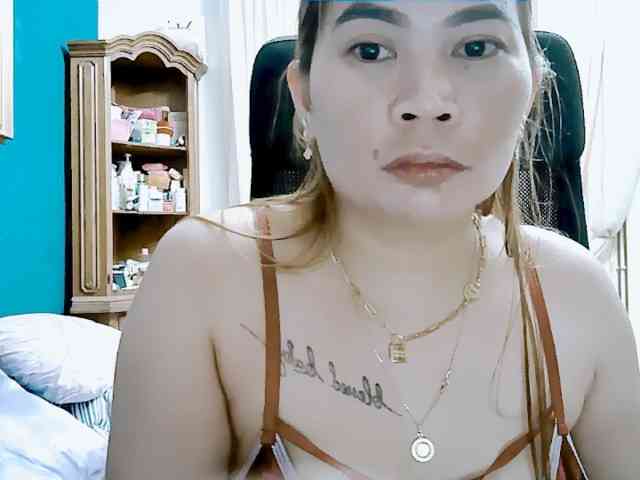 GoddessMia webcam