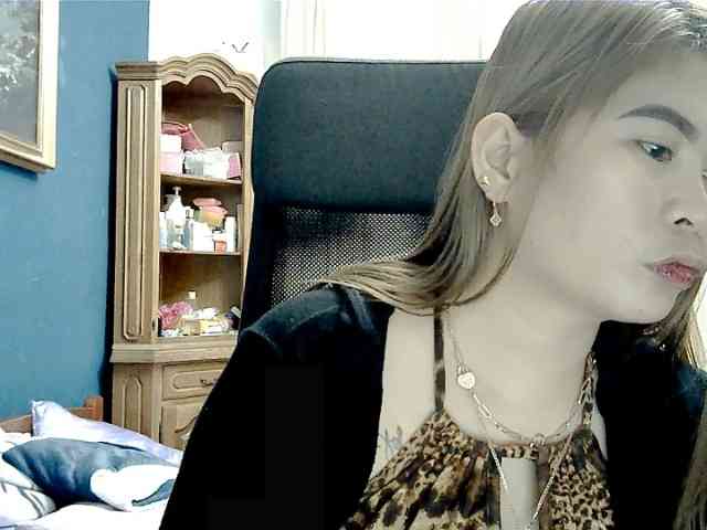 GoddessMia webcam