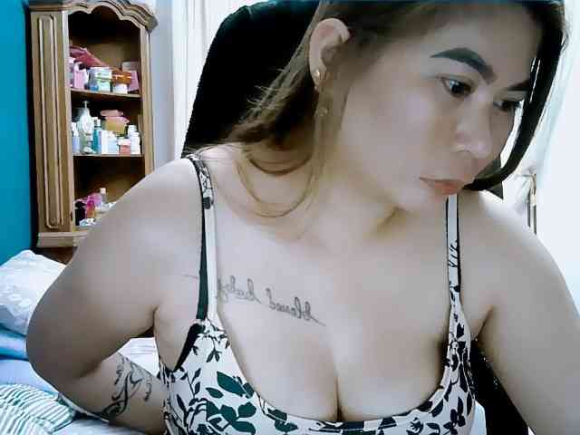 GoddessMia webcam