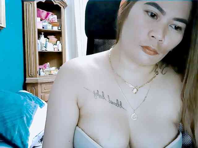 GoddessMia webcam