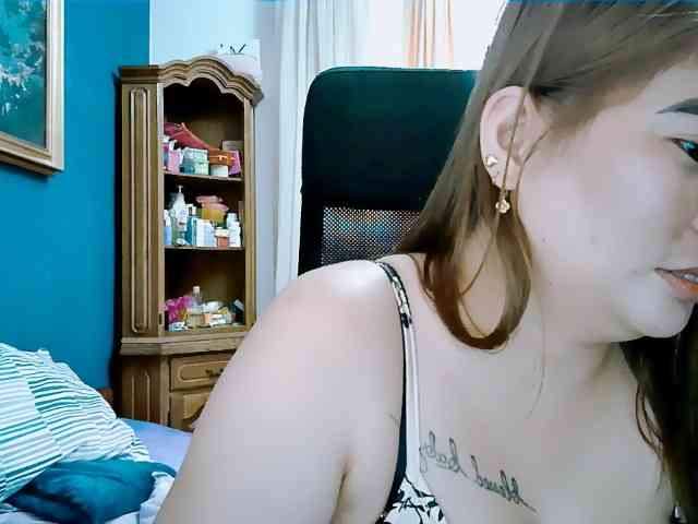 GoddessMia webcam