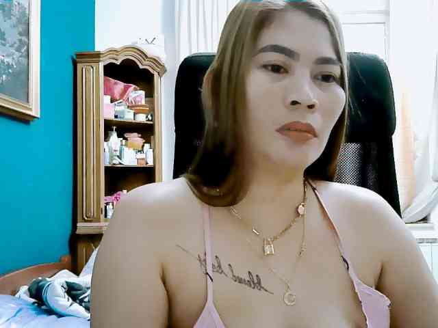 GoddessMia webcam