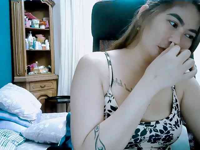 GoddessMia webcam