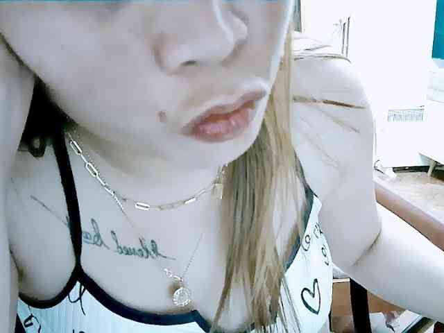 GoddessMia webcam