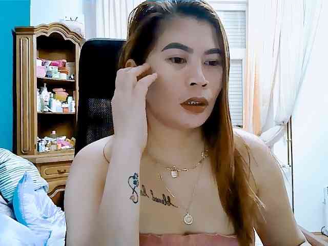 GoddessMia webcam