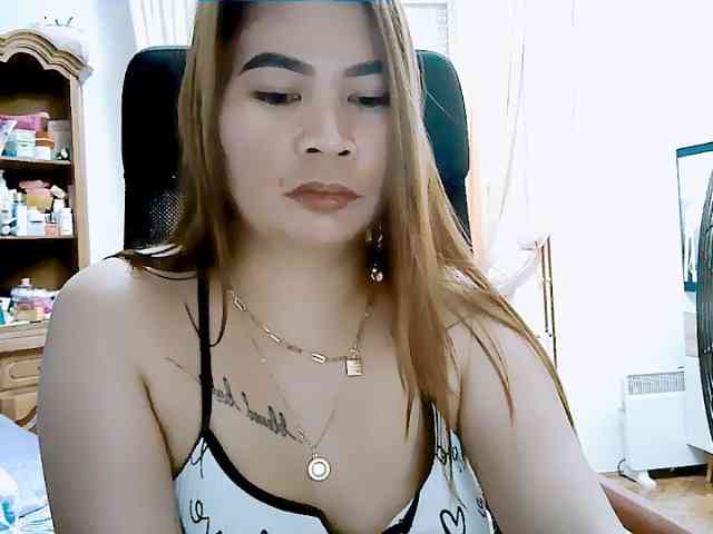 GoddessMia webcam