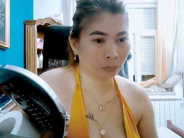 GoddessMia webcam