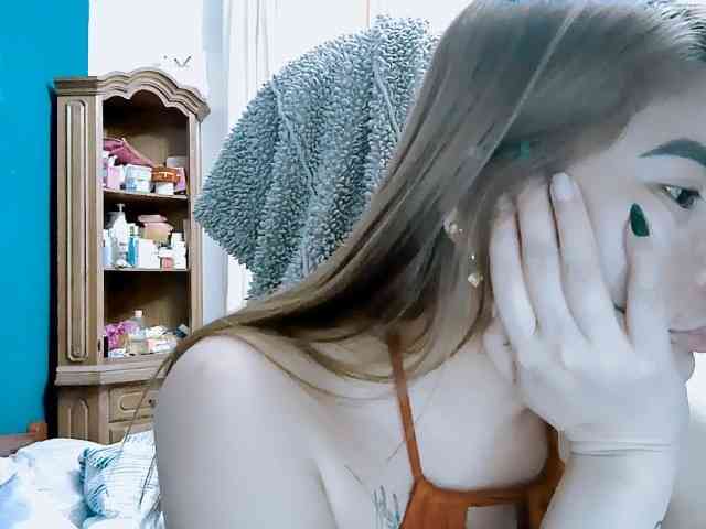 GoddessMia webcam