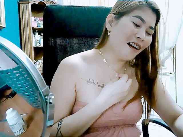 GoddessMia webcam