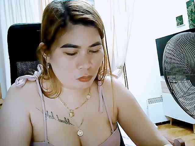 GoddessMia webcam
