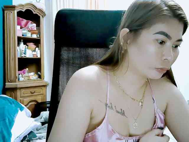 GoddessMia webcam