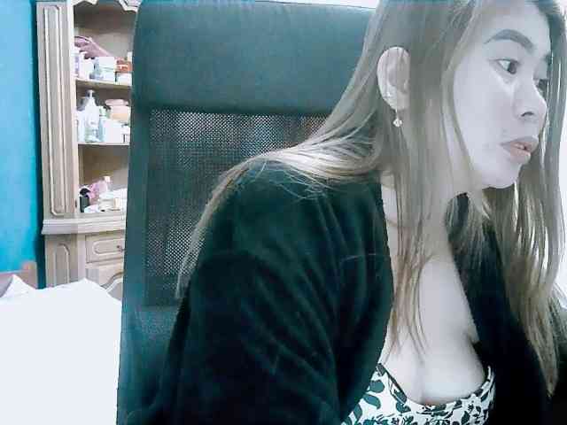 GoddessMia webcam