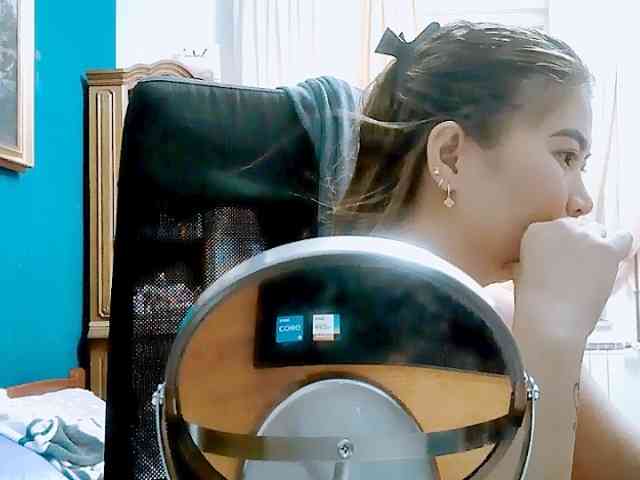 GoddessMia webcam