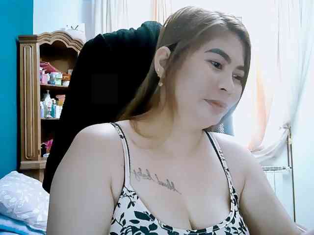 GoddessMia webcam