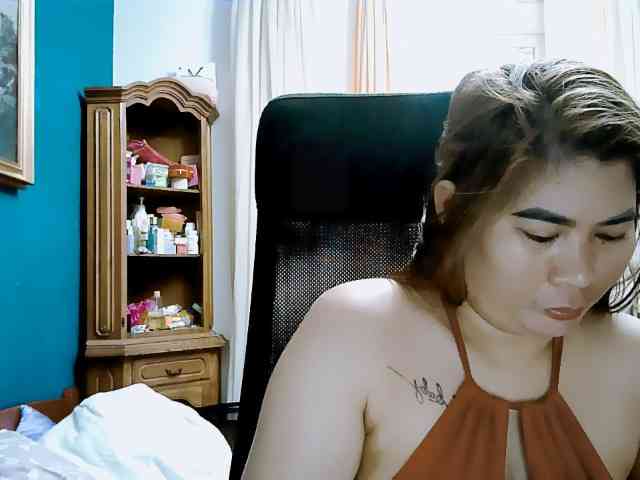 GoddessMia webcam