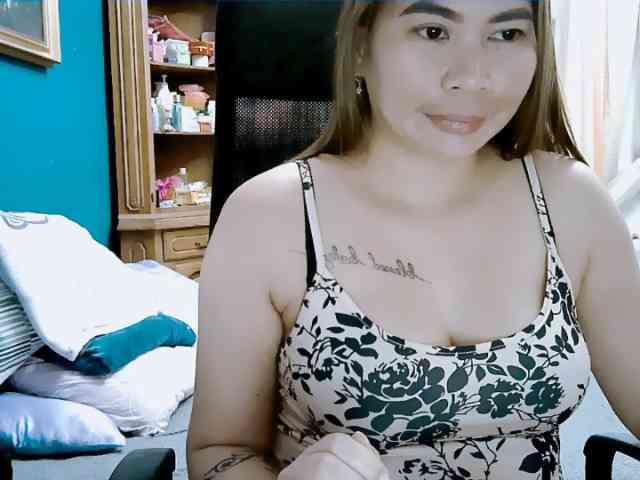 GoddessMia webcam