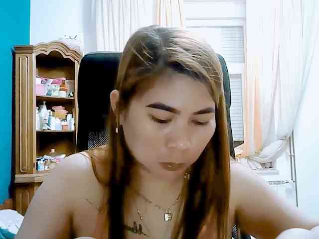 GoddessMia webcam