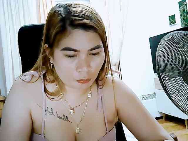 GoddessMia webcam
