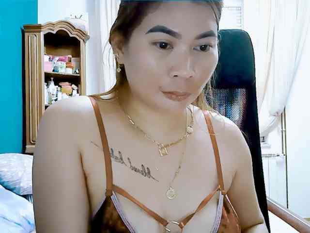 GoddessMia webcam