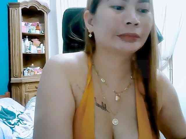 GoddessMia webcam