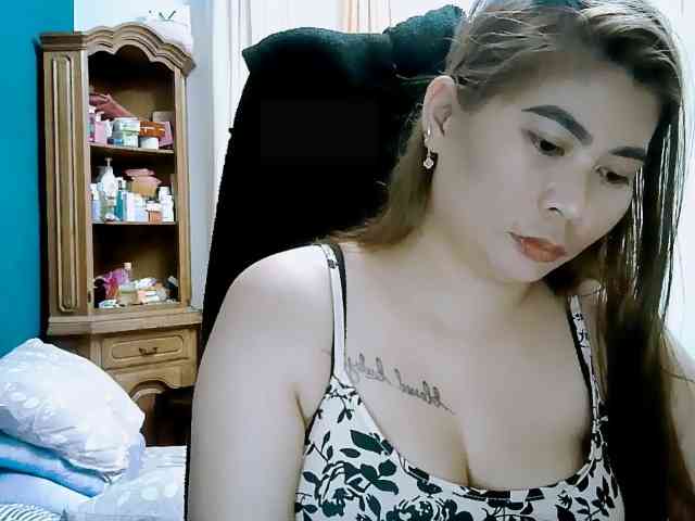 GoddessMia webcam