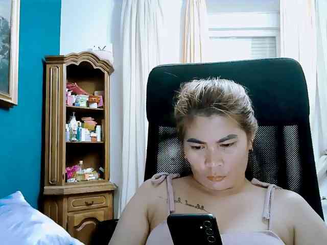 GoddessMia webcam