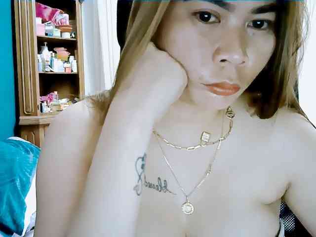 GoddessMia webcam