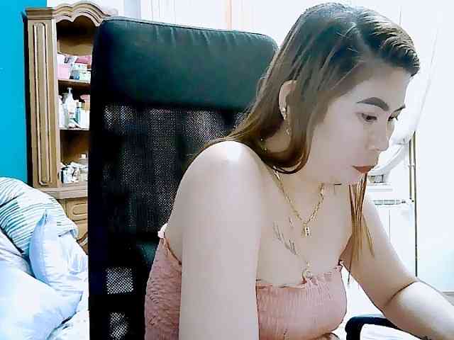 GoddessMia webcam