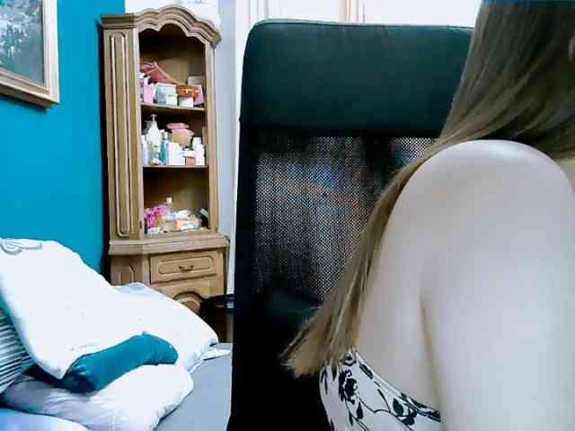 GoddessMia webcam