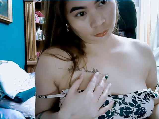 GoddessMia webcam