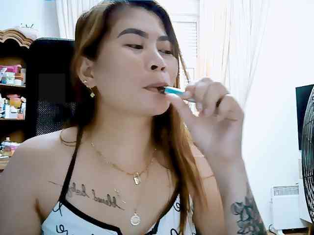GoddessMia webcam