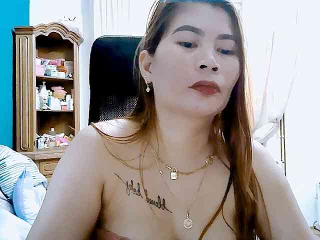 GoddessMia webcam