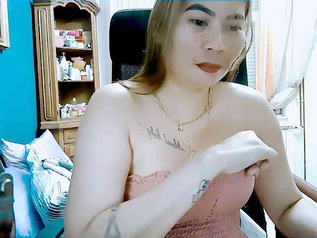 GoddessMia webcam
