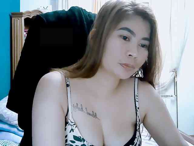 GoddessMia webcam