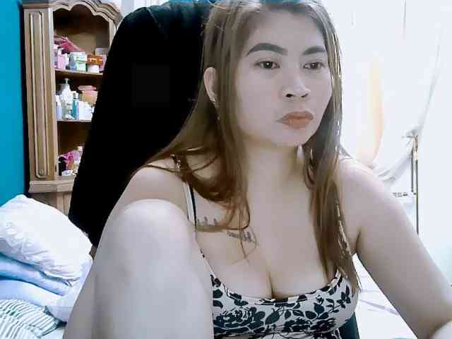 GoddessMia webcam